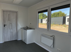 Wohncontainer 6,00 x 2,44 m mit Küchenzeile, WC und Dusche