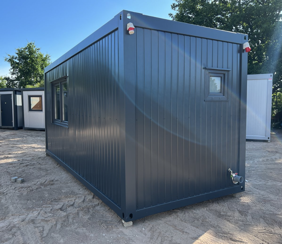 Wohncontainer 6,00 x 2,44 m mit Küchenzeile, WC und Dusche