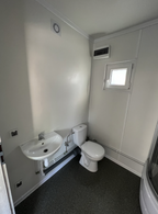 Wohncontainer 6,00 x 2,44 m mit Küchenzeile, WC und Dusche