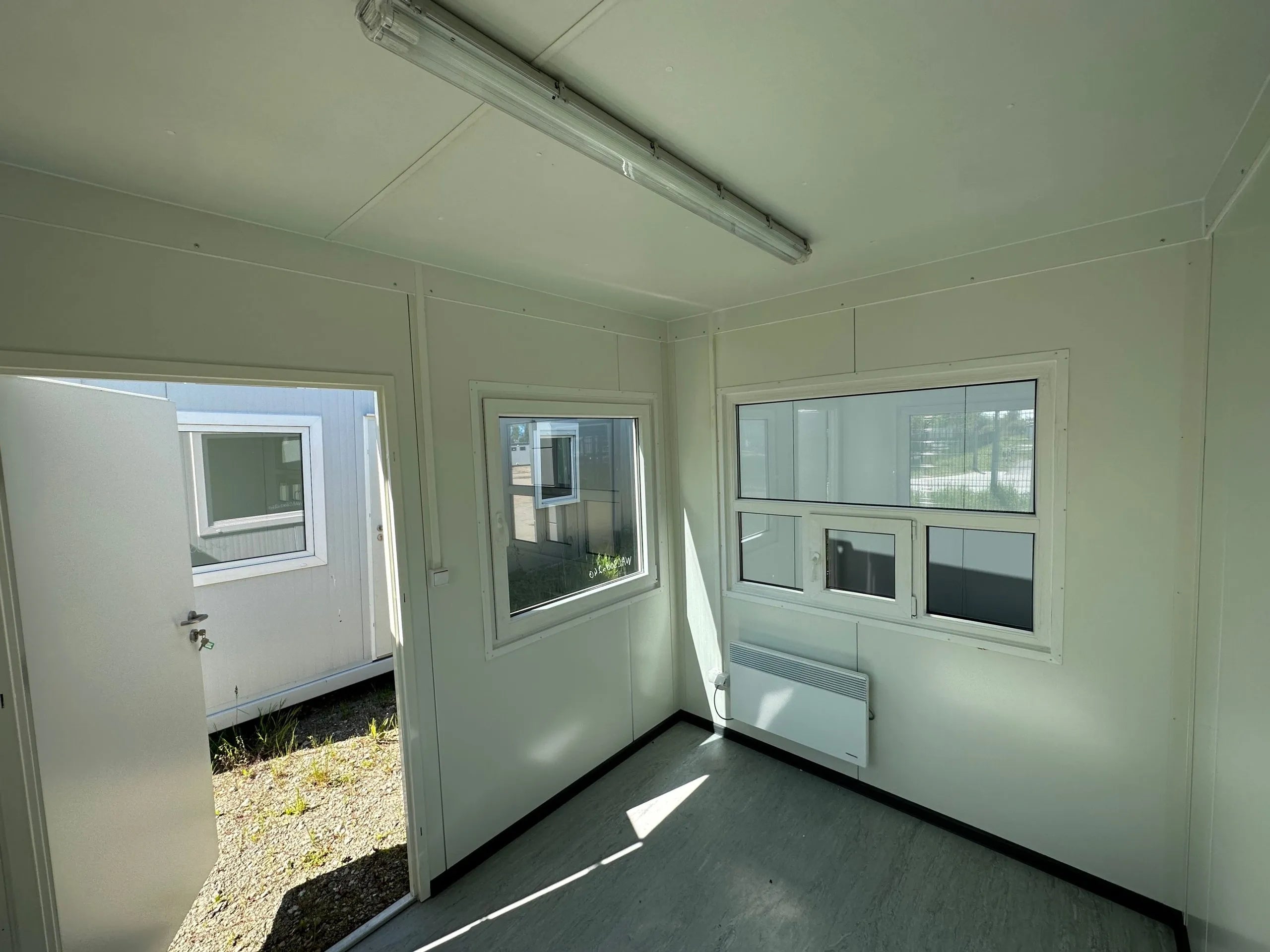 Bürocontainer 3,00 × 2,44 m – Sicherheits- / Kontrollstation