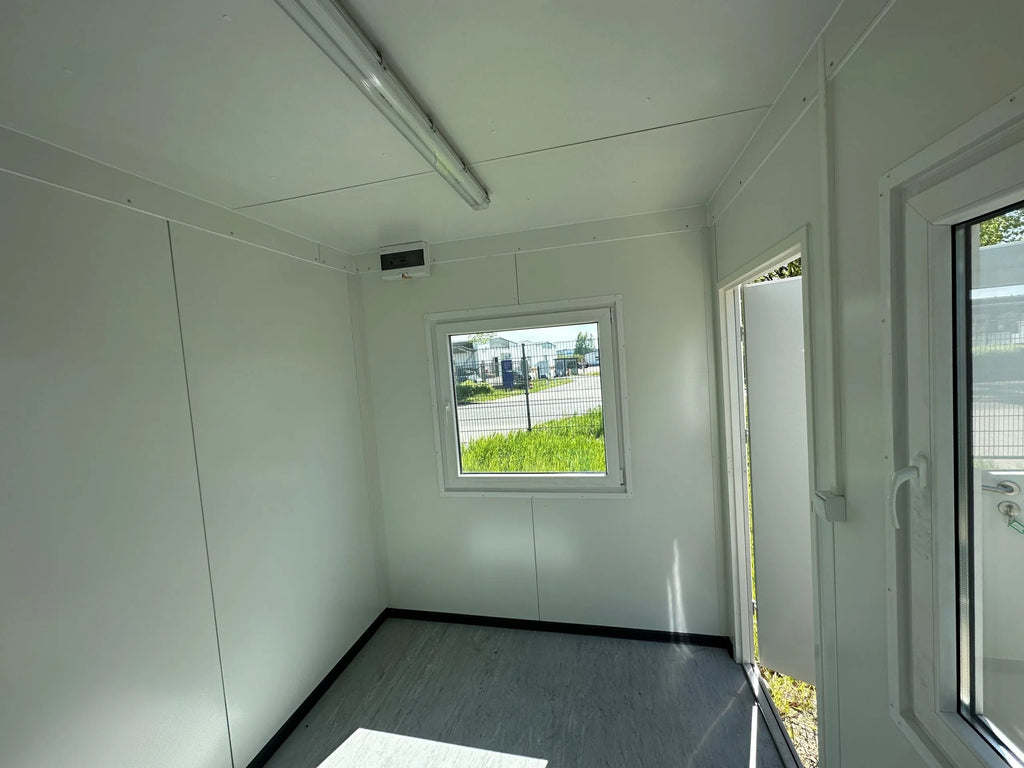 Bürocontainer 3,00 × 2,44 m – Sicherheits- / Kontrollstation