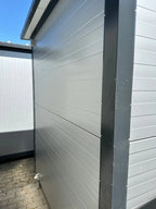 SANITÄRCONTAINER 2,00 x 2,00 M MIT TOILETTE UND URINAR